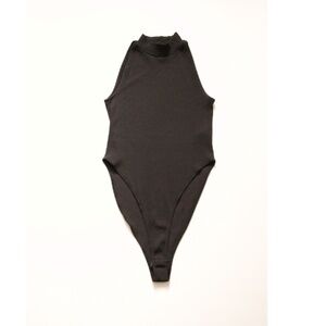New Look Ribbed Mock Neck Sleeveless Bodysuit